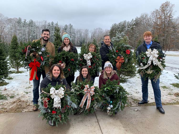 2019 wreaths scaled 1